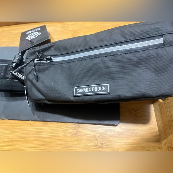 How It Works: Just attach your leash to the extra-strength carabiner